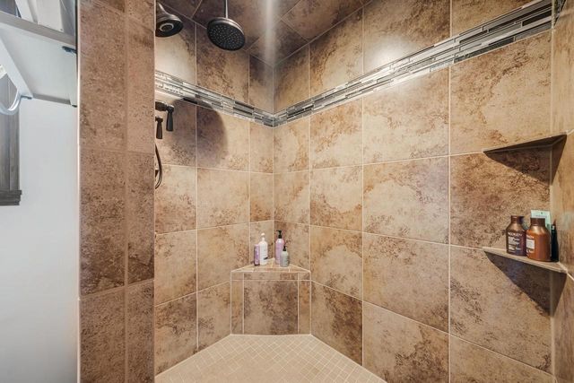889 W HUBBLE LANE, Appleton, WI 54913