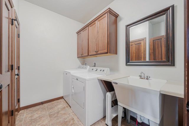 889 W HUBBLE LANE, Appleton, WI 54913