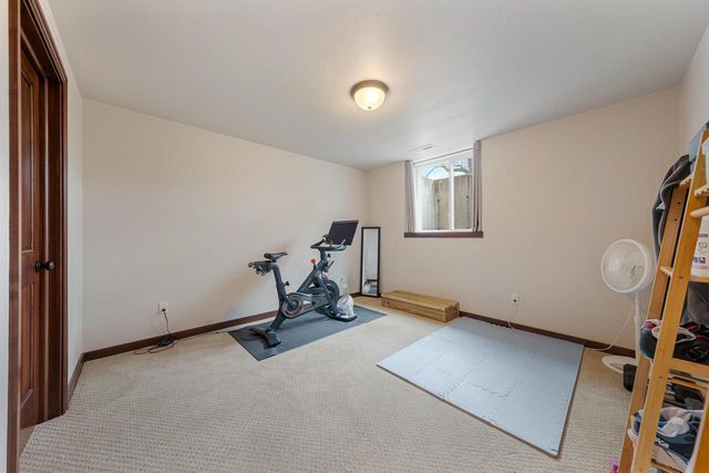 889 W HUBBLE LANE, Appleton, WI 54913