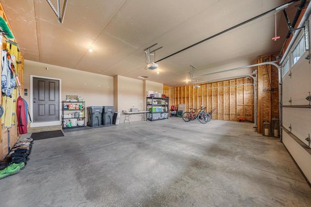 889 W HUBBLE LANE, Appleton, WI 54913