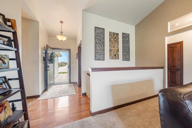 889 W HUBBLE LANE, Appleton, WI 54913
