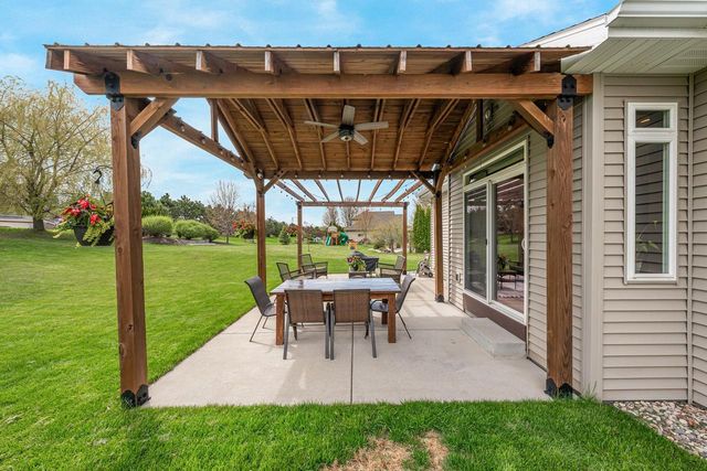 889 W HUBBLE LANE, Appleton, WI 54913