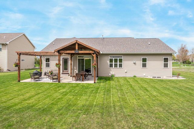 889 W HUBBLE LANE, Appleton, WI 54913