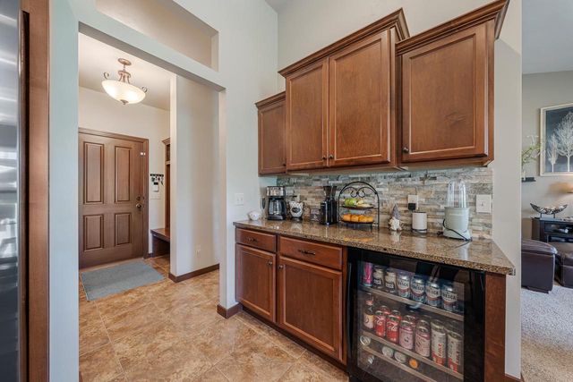 889 W HUBBLE LANE, Appleton, WI 54913