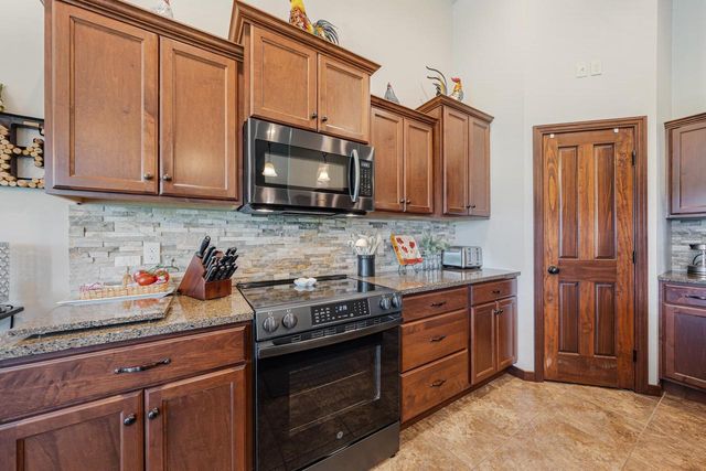 889 W HUBBLE LANE, Appleton, WI 54913