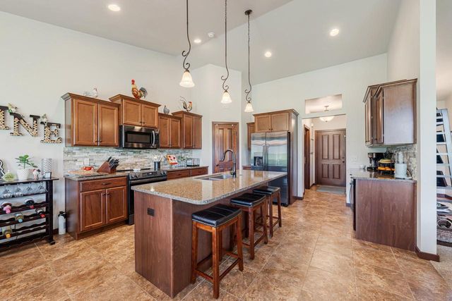 889 W HUBBLE LANE, Appleton, WI 54913