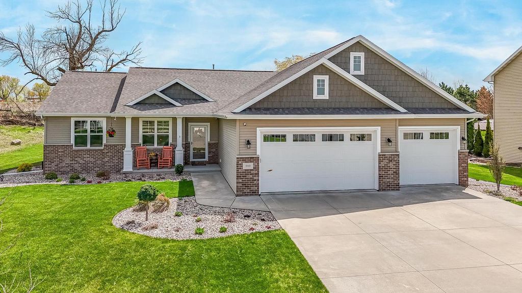 889 W HUBBLE LANE, Appleton, WI 54913
