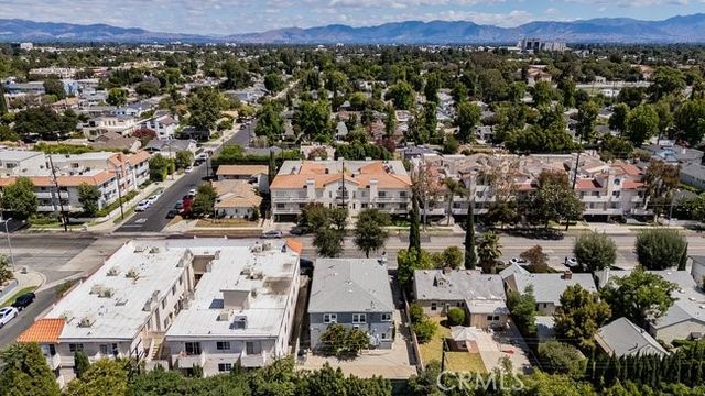 14748 Magnolia, Sherman Oaks, CA 91403