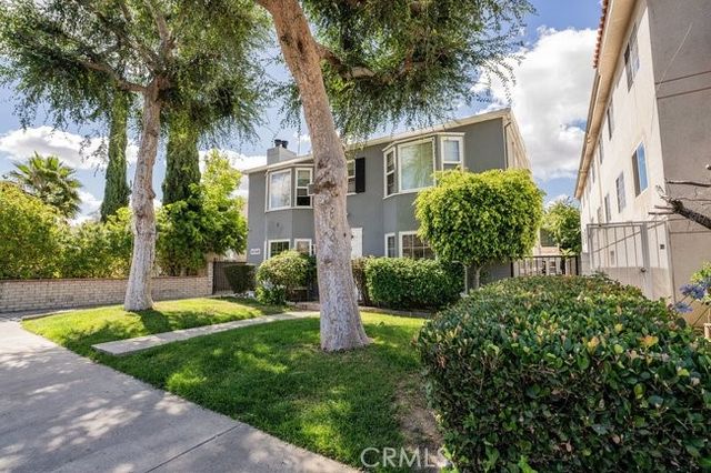 14748 Magnolia, Sherman Oaks, CA 91403
