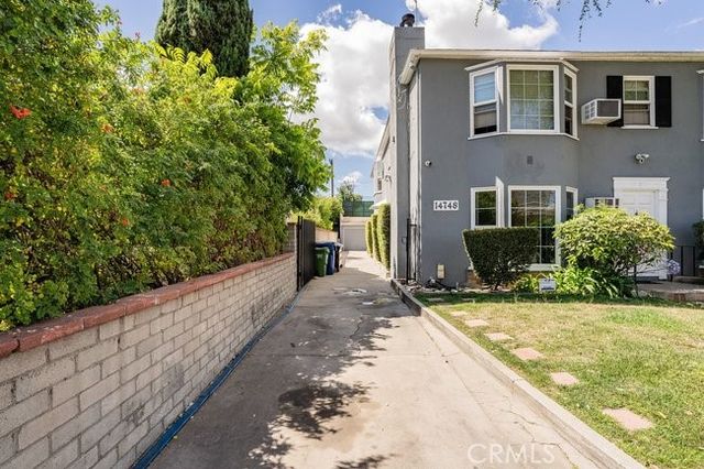 14748 Magnolia, Sherman Oaks, CA 91403
