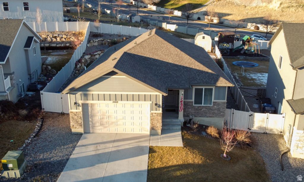 Image 2 of property listing at 1666 W FOXBERRY RD, Santaquin, UT 84655