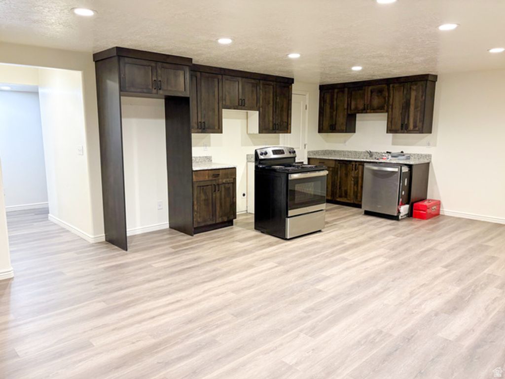 Image 18 of property listing at 1666 W FOXBERRY RD, Santaquin, UT 84655