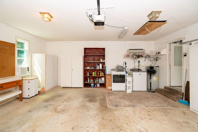 209 Wildwood Dr, Enterprise, AL 36330