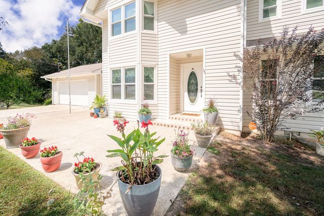 209 Wildwood Dr, Enterprise, AL 36330