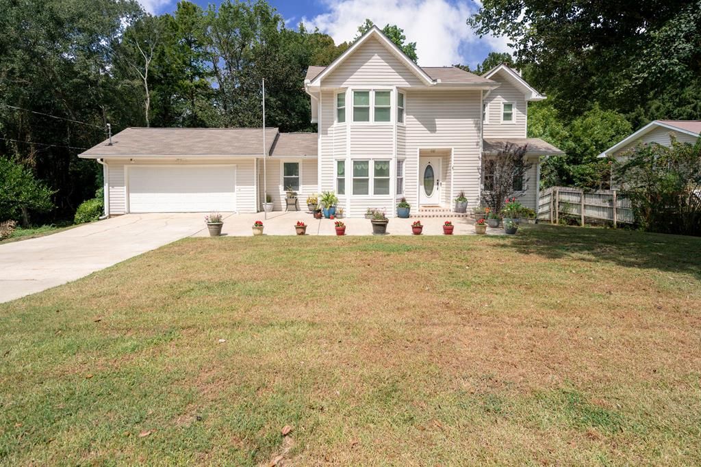 209 Wildwood Dr, Enterprise, AL 36330