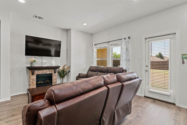 409 Wilson Way, Denton, TX 76207