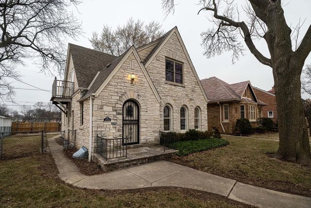 2951 N 70th STREET, Milwaukee, WI 53210