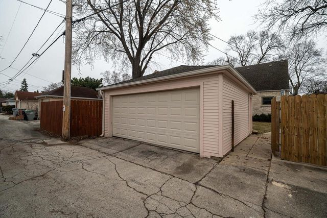2951 N 70th STREET, Milwaukee, WI 53210