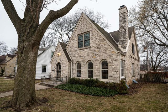 2951 N 70th STREET, Milwaukee, WI 53210