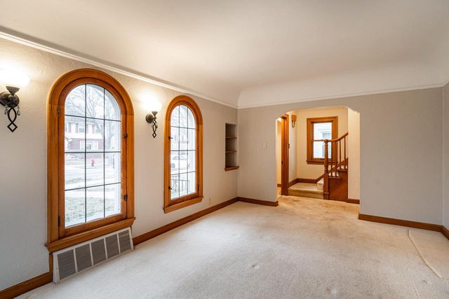 2951 N 70th STREET, Milwaukee, WI 53210