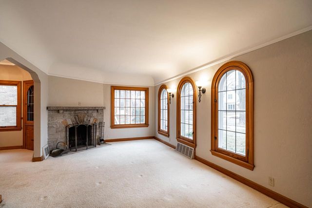 2951 N 70th STREET, Milwaukee, WI 53210