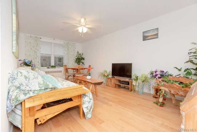 1 Hawley Terrace 1F, Yonkers, NY 10701