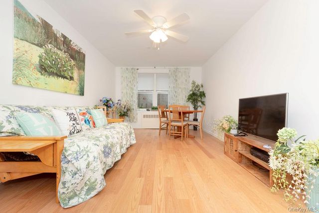 1 Hawley Terrace 1F, Yonkers, NY 10701