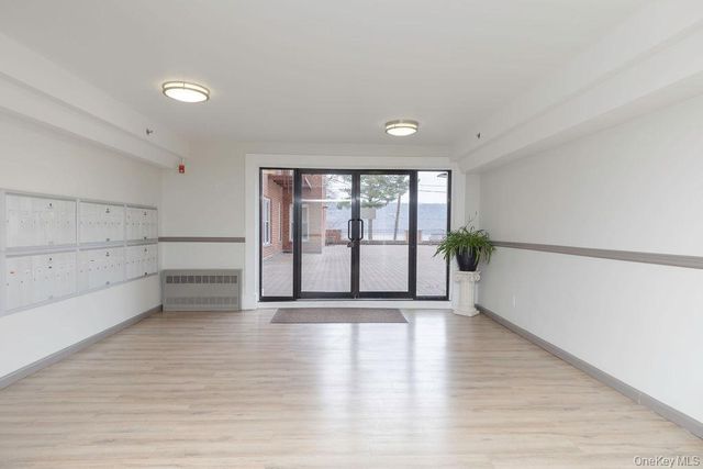 1 Hawley Terrace 1F, Yonkers, NY 10701