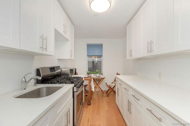 1 Hawley Terrace 1F, Yonkers, NY 10701