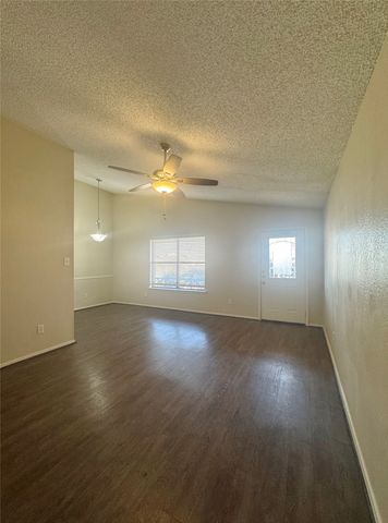 1114 Suburban Street, Cedar Hill, TX 75104