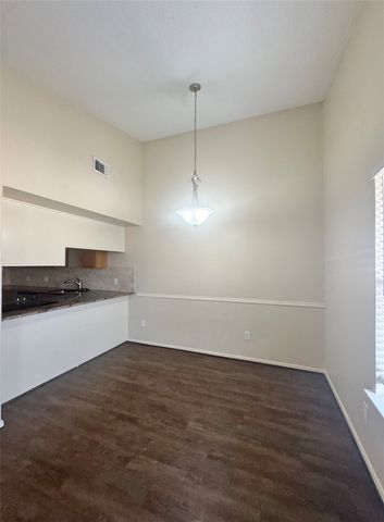 1114 Suburban Street, Cedar Hill, TX 75104