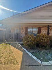 1114 Suburban Street, Cedar Hill, TX 75104