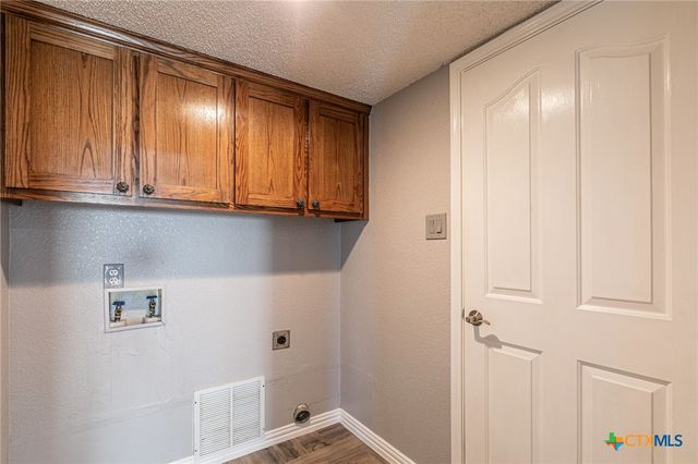 3010 Oakwood Drive, Harker Heights, TX 76548