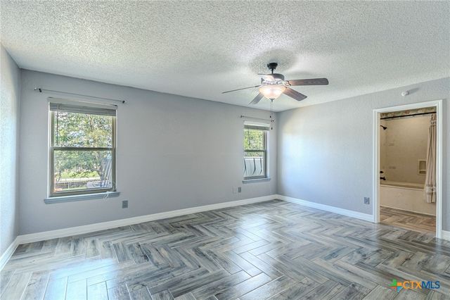 3010 Oakwood Drive, Harker Heights, TX 76548