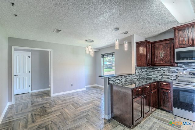 3010 Oakwood Drive, Harker Heights, TX 76548