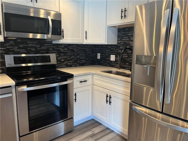 609 Central Street 1204, Kansas City, MO 64105