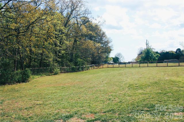 191 Celeste Eufola Road, Statesville, NC 28677