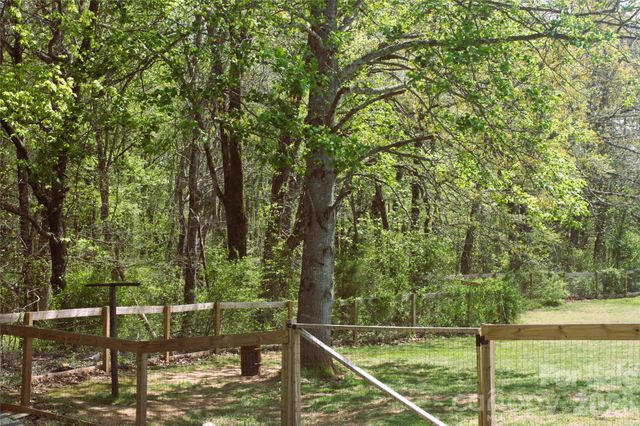 191 Celeste Eufola Road, Statesville, NC 28677