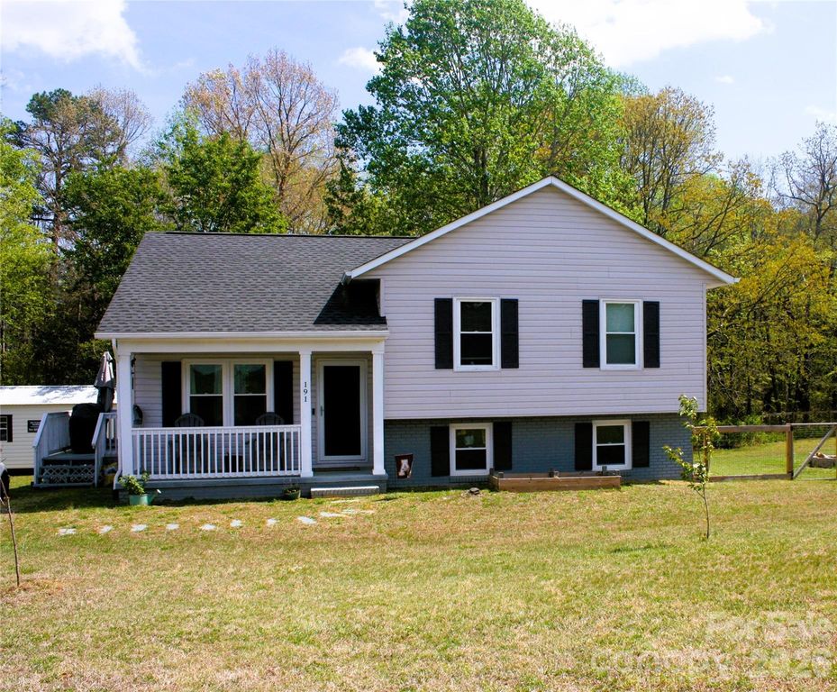 191 Celeste Eufola Road, Statesville, NC 28677