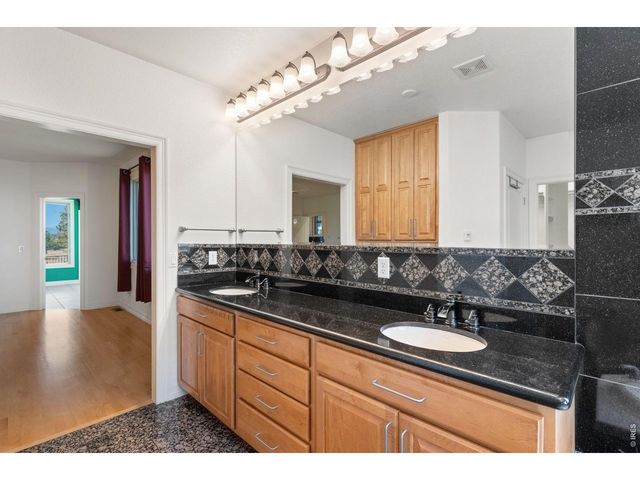 977 Thorncreek Ct, Thornton, CO 80241