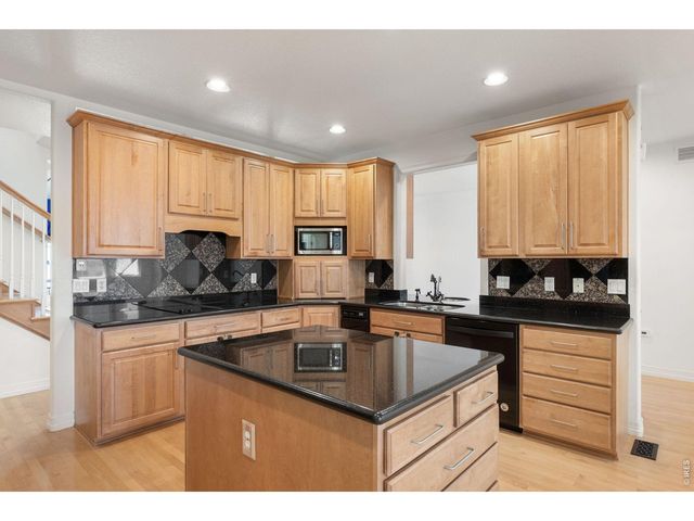 977 Thorncreek Ct, Thornton, CO 80241