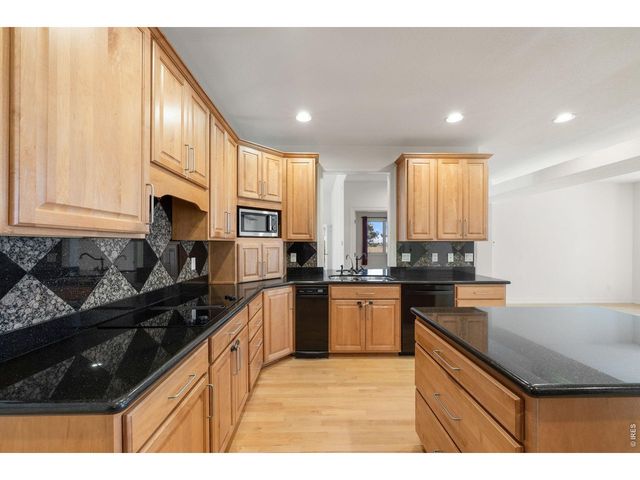 977 Thorncreek Ct, Thornton, CO 80241