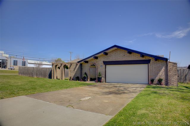 4303 S Lakewood Avenue, Tulsa, OK 74135