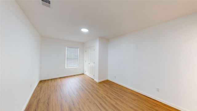 1404 E Polk Street, Paris, TX 75460