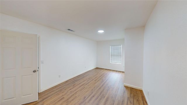 1404 E Polk Street, Paris, TX 75460