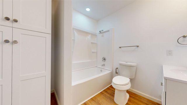 1404 E Polk Street, Paris, TX 75460