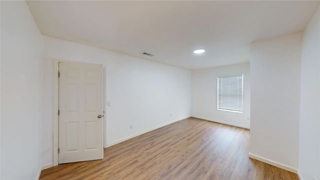 1404 E Polk Street, Paris, TX 75460