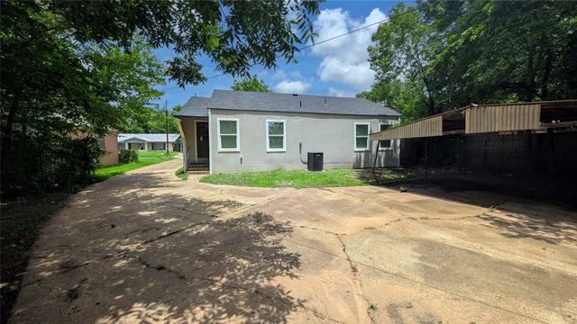 1404 E Polk Street, Paris, TX 75460