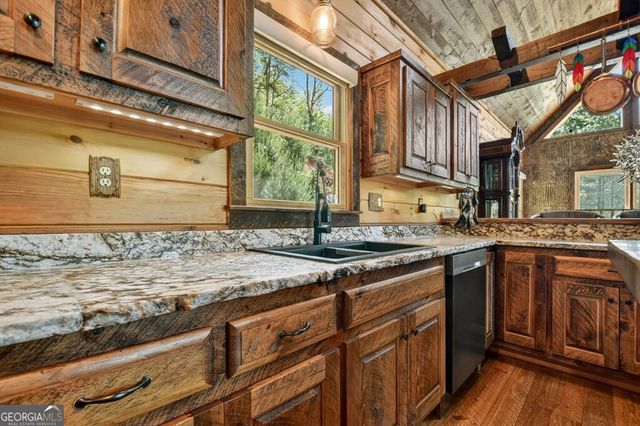 459 Quail Ridge Road, Blue Ridge, GA 30513