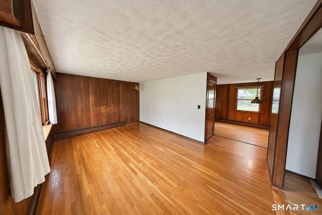 3 Sun Street, Enfield, CT 06082